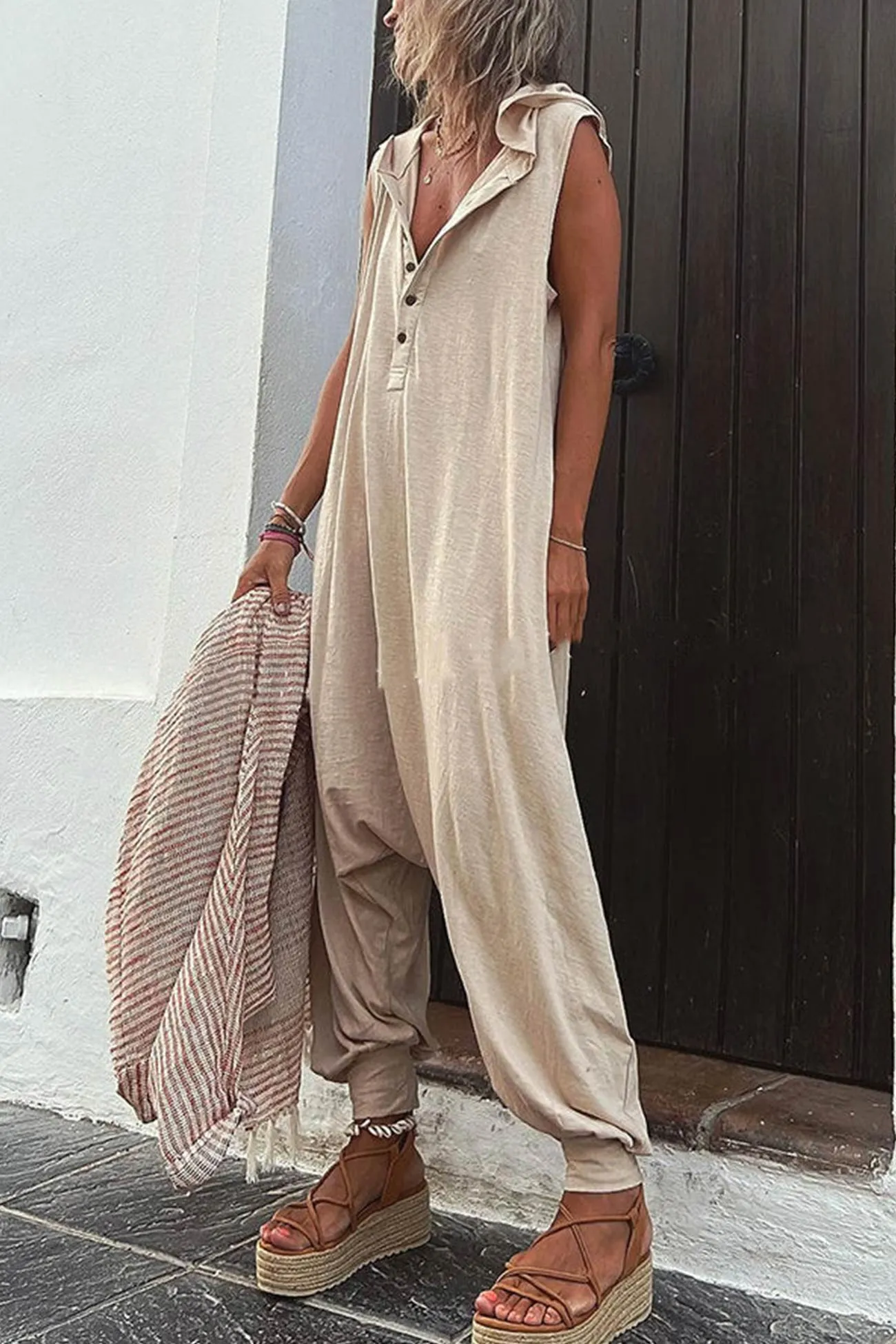 Single-breasted Sleeveless Hooded Jumpsuit